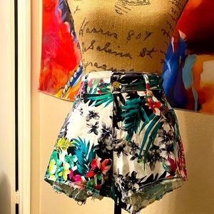 Mid rise tropical shorts size 9/10